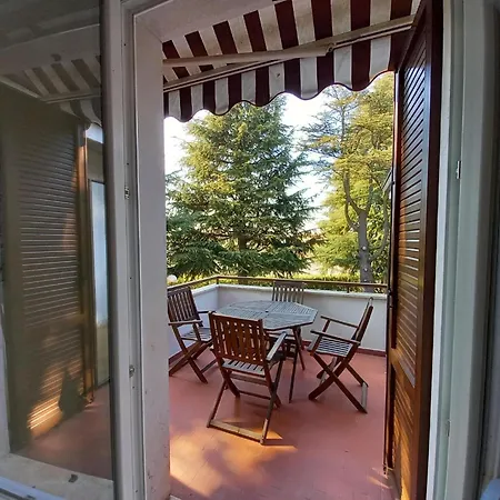 アパート Ruhige Ferienwohnung Mit Privater Terrasse ペスキエーラ・デル・ガルダ